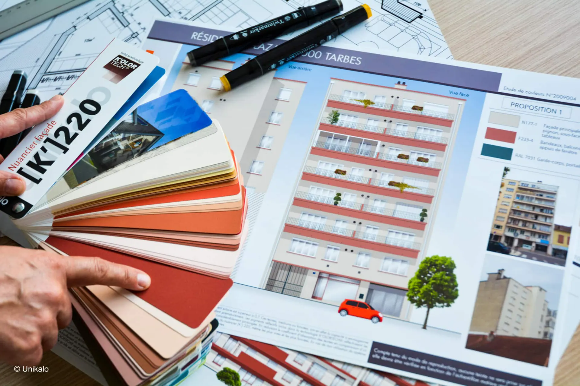 Nuanciers Unikalo ouverts sur une étude couleur de façade