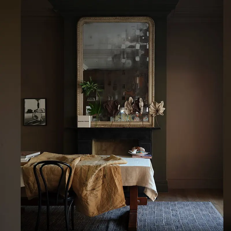 Ambiance peinte en Broccoli Brown de Farrow & Ball