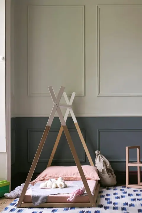 Ambiance peinte en Pale Powder de Farrow & Ball
