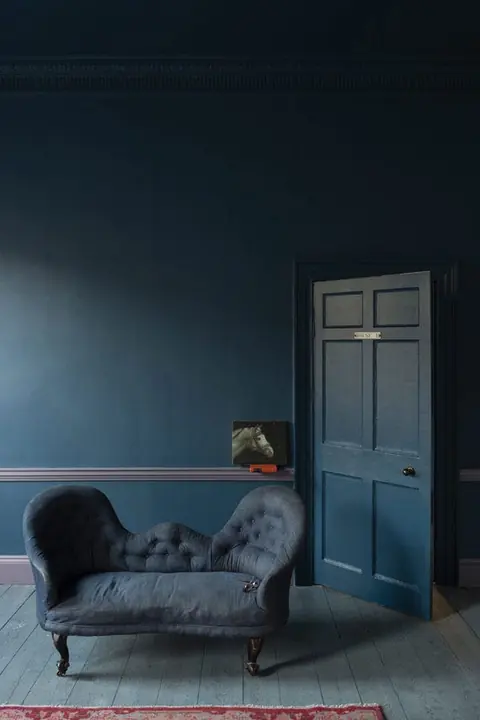 Ambiance peinte en Stiffkey Blue de Farrow & Ball