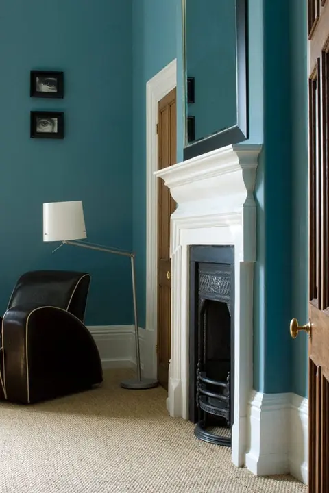 Ambiance peinte en Stone Blue de Farrow & Ball