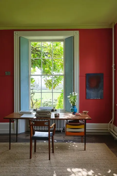 Ambiance peinte en Romesco de Farrow & Ball